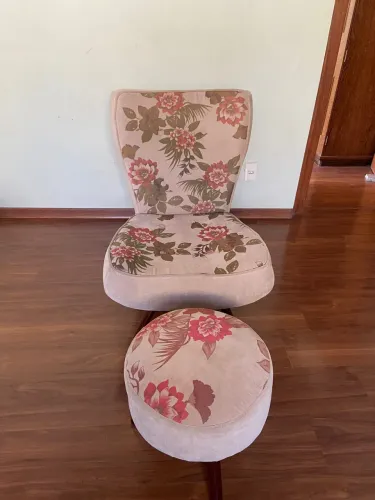 Poltrona / Sofá de 01 lugar com Descanso de Perna