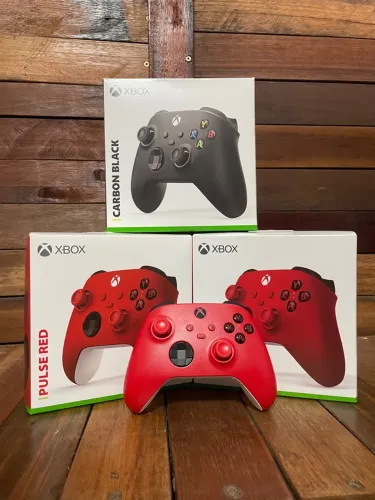 Controles Xbox Series One TV Carbon Black e Pulse Red ENTREGAMOS COM GARANTIA 