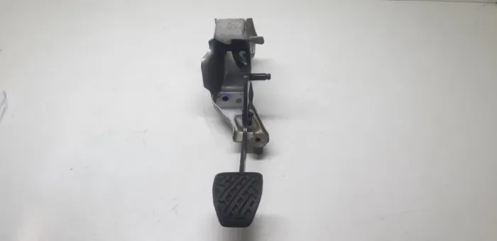 Pedal Embreagem Nissan Versa 2014 A 2019