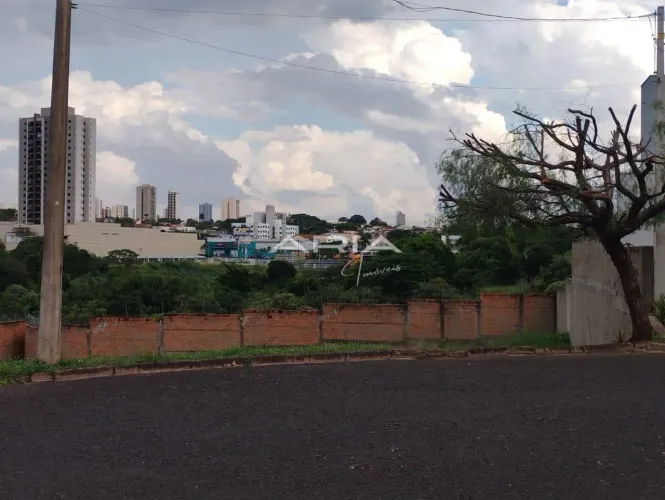 Terreno à venda no Condomínio Nascente do Jaraguá 382 m