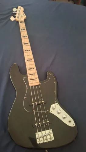 Baixo Elétrico Preto Waldman 4 cordas