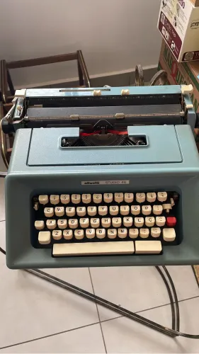 Máquina de escrever antiga 