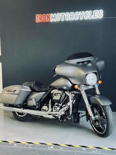 Harley-Davidson Street Glide, ano 2017