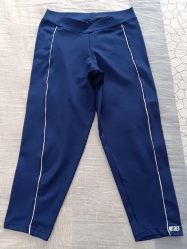 Calça corsário Legging azul marinho. Tamanho P. Cintura baixa.