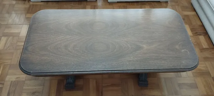 Mesa de centro de madeira maciça