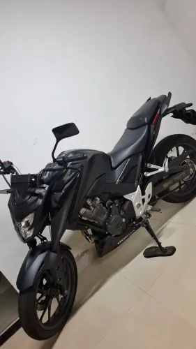 CB300F 2023 (leia descrição)