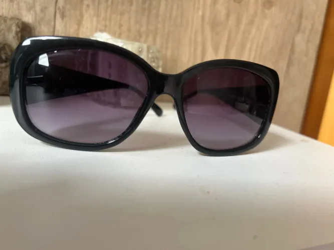 Lindo óculos marca Guess original 