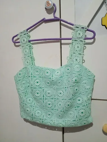 Conjunto renda e pedrarias
