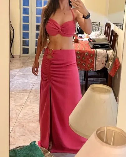 Conjunto top e saia