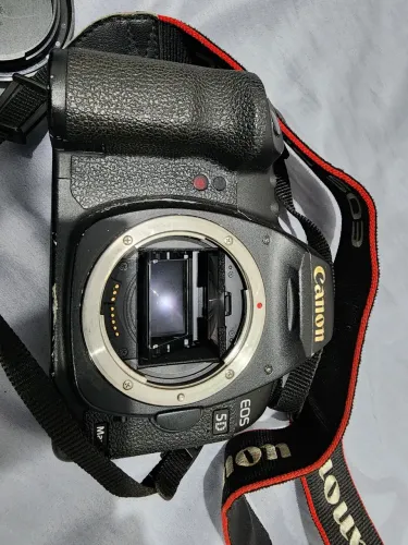 Câmera DSLR Canon 5D Mark II