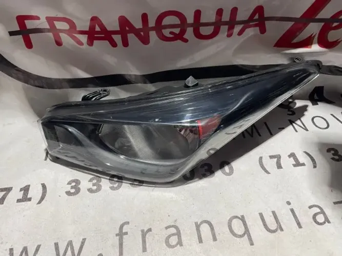 Farol dianteiro esquerdo HB20 2013-2019