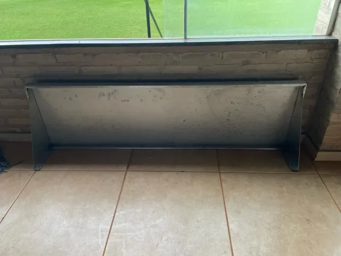 Prateleira em aço inox para restaurante