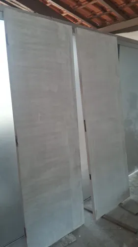 PINTURA EM PORTAS 
