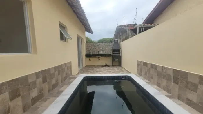 CASA NA PRAIA EM CONDOMÍNIO A 200M DA PRAIA - PISCINA E ÁREA GOURMET CHURRASQUEIRA/ PIA