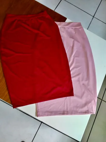 Saia midi com elastano TAM P valor unitário 
