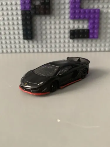 Lamborghini Aventador SVJ CCA Customizada, escala 1:64 