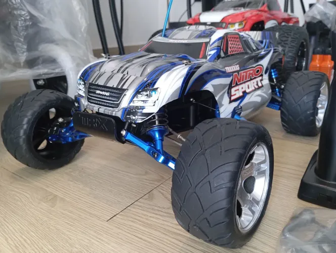 Automodelo Traxxas nitro Sport 2.5R