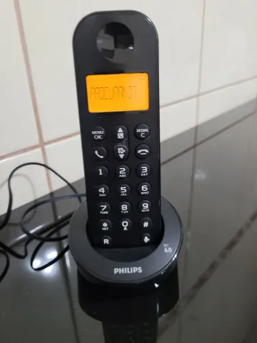 Telefone sem fio Philips modelo D1201B/BR (baterias simples descarregando) Usado