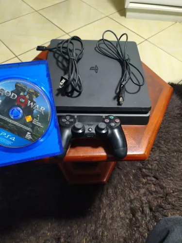 Vendo PS4 Slim 1tb, com um controle e jogo físico.