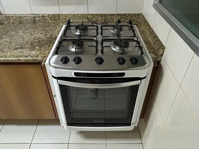 Fogão quatro bocas Brastemp