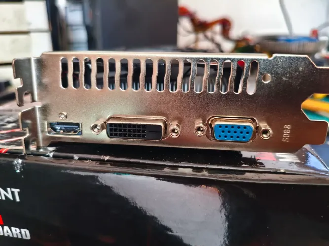 Vendo Placa de vídeo Gamer NVIDIA -GEFORCE -G7x750 GDDR5 4GB 128bits