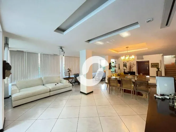 Casa com 4 dormitórios à venda, 350 m² por R$ 3.000.000,00 - Itacoatiara - Niterói/RJ