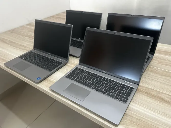 Lote Notebook Dell 3571 i7 12ª Placa de vídeo 4GB