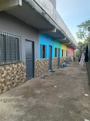 Vede-se este lindo prédio de aptos , na rua do cobre 12 quadra 6 bairro vale dos Carajás