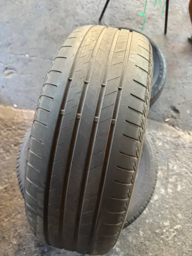01 Pneu 235/60r20 Bridgestone Alenza 001 108h, 70% vida útil