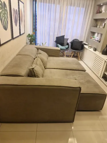 Sofá retrátil, em suede