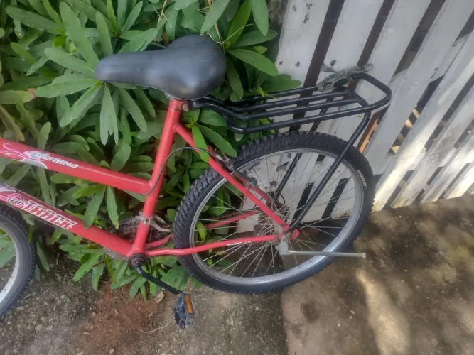 Bicicleta Serena traker com marchas 2pneus novos bagageiro