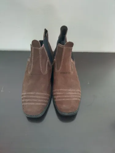 Bota Chelsea Marrom Nobuck