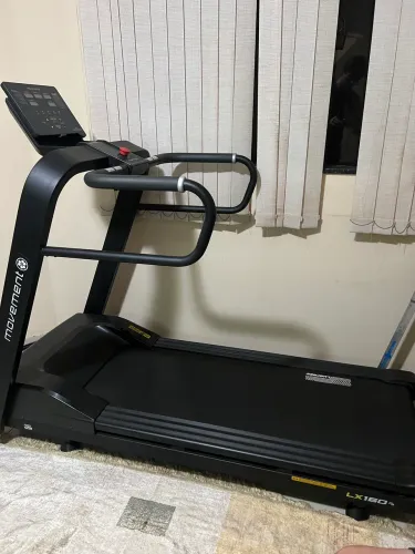 Esteira Ergométrica Movement LX160 G4