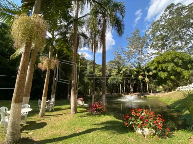 CHACARA EM SÃO ROQUE ( ROTA DO VINHO)