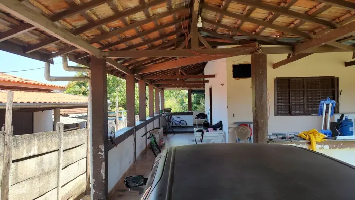Vendo uma chácara com duas casas separadas