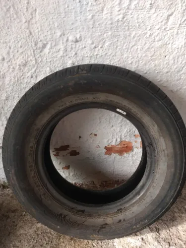 Pneu aro 13 175/75/13