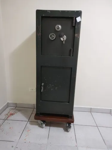 Cofre de Alta Segurança Fiel Concretado - 2 Portas (Com Chave e Segredo)