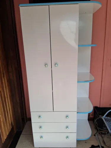 Guarda roupa de criança