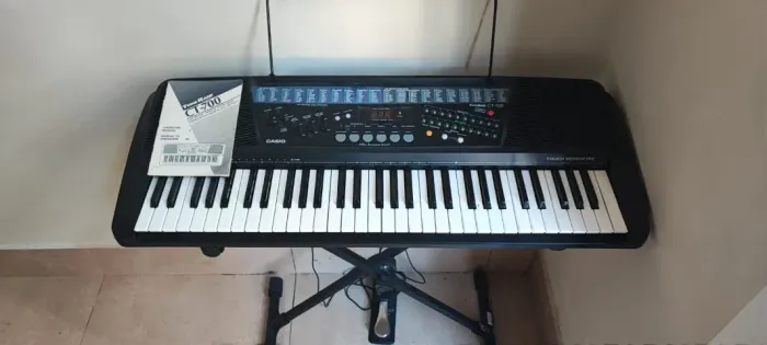 Teclado Casio CT-700
