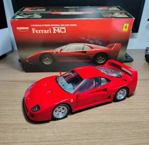 Kyosho 1/18 Ferrari F40 Miniatura