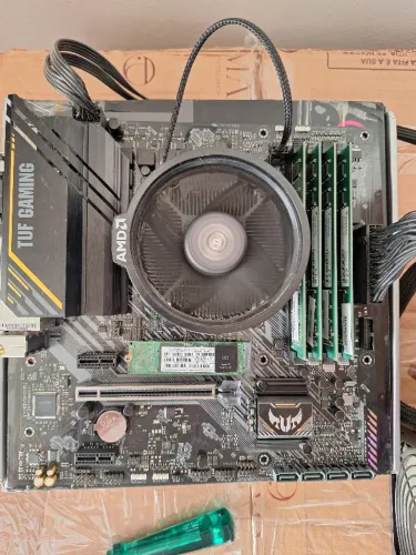 KIT Ryzen 3 Pro 4350G + A520 TUF + 16GB RAM + SSD 240GB