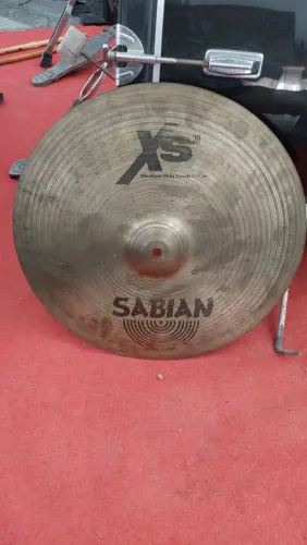 Pratos de bateria