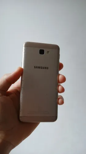 Samsung Galaxy J7 Prime quebrado - para conserto/peças