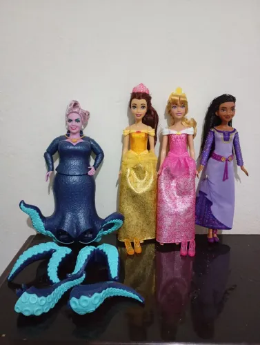 Lote de bonecas Mattel