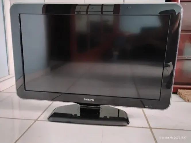 TV PHILIPS LCD - MODELO: 32PFL5604/78 [COM DEFEITO]