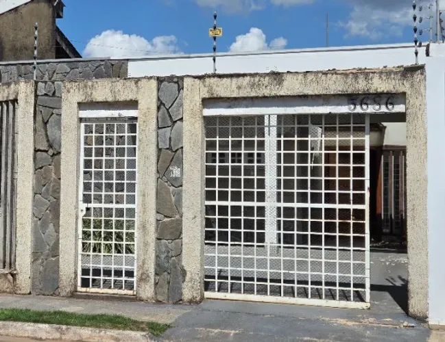 Portão da garagem e portão social