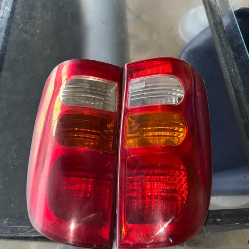par de lanternas traseiras da hilux 2005 a 2010
