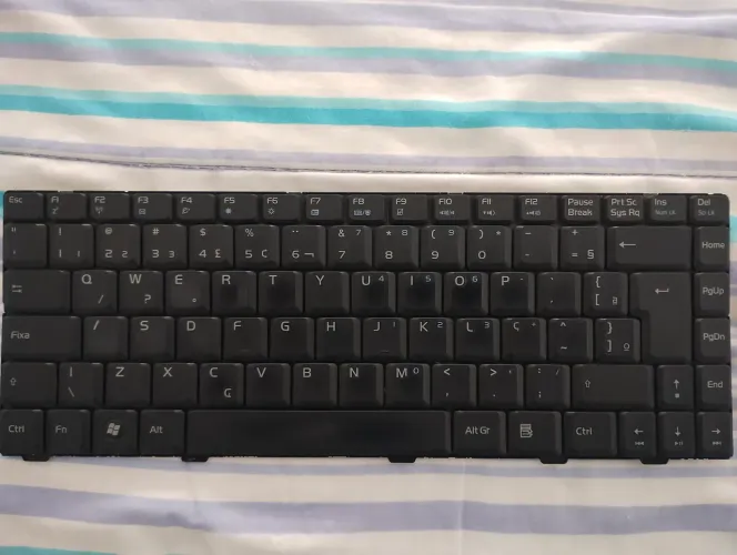 Teclado Para Notebook H-buster Philco V020462jk1 Abnt2 Ç