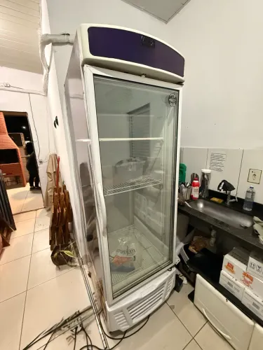 Vendo este freezer vertical de congelar