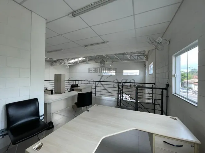 Ponto Comercial - Jardim Santa Maria em Jacareí - 315m². Aceita Permuta.